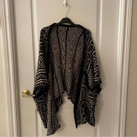 Urban Outfitters Wool Shawl - Picture 1 of 5